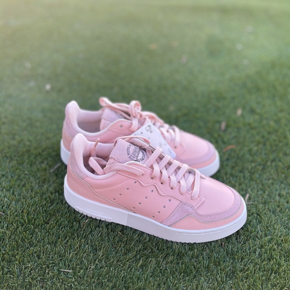 WOMENS ADIDAS SHOES 👟 - Picture 6 of 8